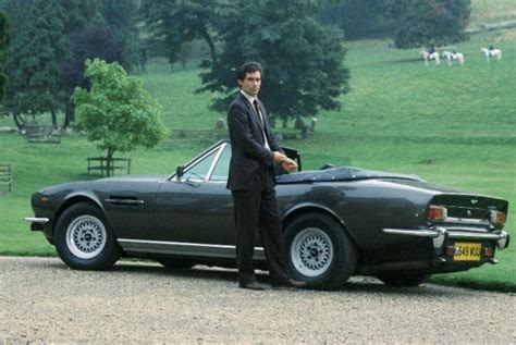 Aston Martin V8 Vantage Volante James Bond | Aston martin, James bond ...