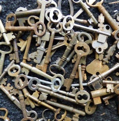 Vintage skeleton key door cabinet lock antique hardware salvage jewelry decorative keys Supplies ...