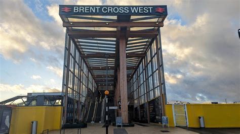 Brent Cross: London's first mainline rail station in a decade opens - BBC News