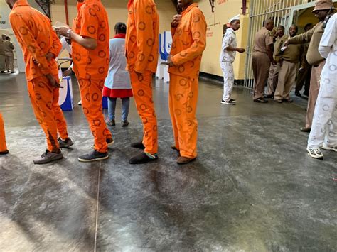 PICS: INMATES CAST THEIR VOTES! | Daily Sun