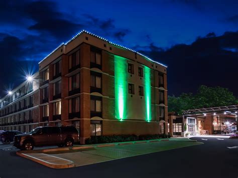 Pet-Friendly Family Hotels in Saratoga Springs, NY | Holiday Inn ...