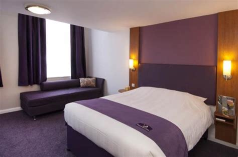 PREMIER INN BRENTWOOD HOTEL - Reviews, Photos & Price Comparison - TripAdvisor