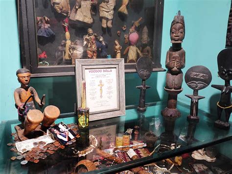 New Orleans Historic Voodoo Museum, New Orleans, LA 02242016_05 | Arthur Taussig