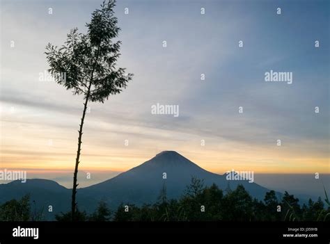 Magnificent sunrise at Sikunir Dieng Plateau Stock Photo - Alamy