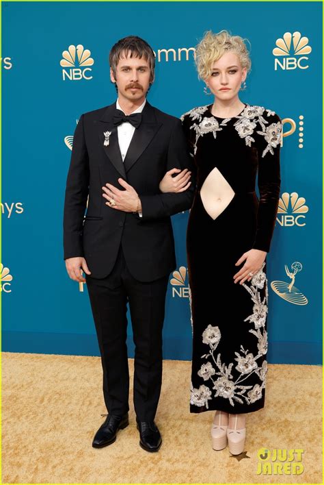 Julia Garner Shows Off Her Stomach at Emmys 2022 with Husband Mark ...