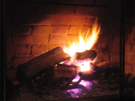 File:Fireplace with purple flame.jpg - Wikipedia
