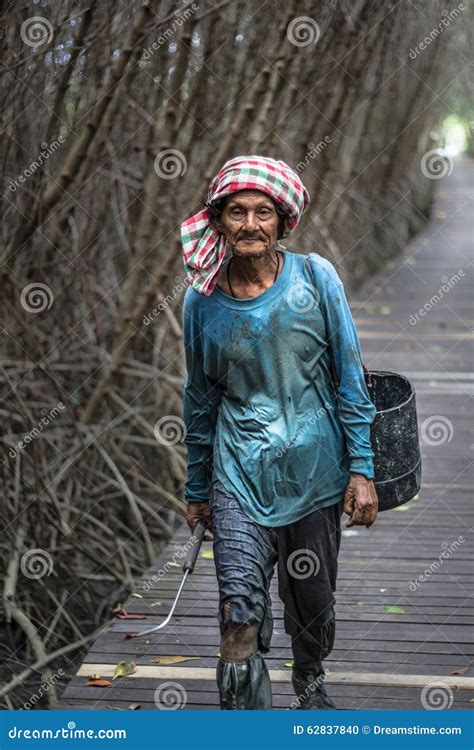 Fisherman Portrait editorial image. Image of edge, lanka - 62837840