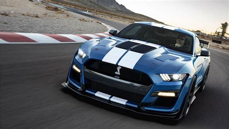 Watch a Shelby GT500 Beat a Tesla Model S Plaid in a Drag Race