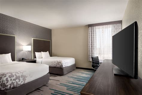 La Quinta Inn & Suites by Wyndham Clovis CA | Clovis, CA Hotels