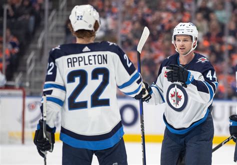 Hellebuyck stands tall for Jets against Oilers – Winnipeg Free Press