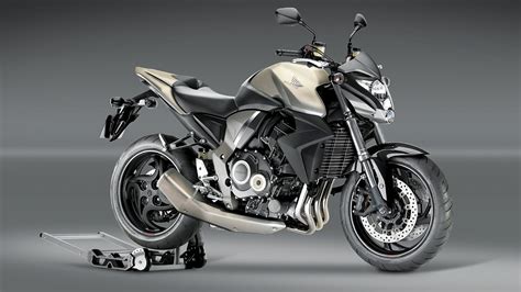 Honda CB1000R Front 3-Quarter