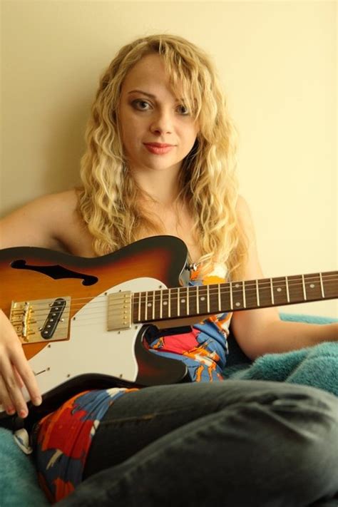 Samantha Fish - 9 Amazing Female Blues Guitarists You Have to Hear…