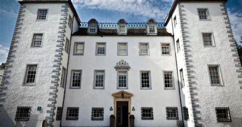 Castle Hotels in and around Edinburgh - Historic UK