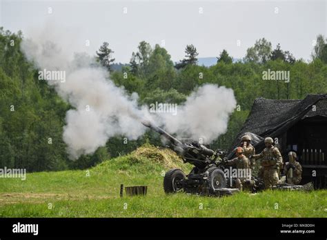 105mm Howitzer High Resolution Stock Photography and Images - Alamy