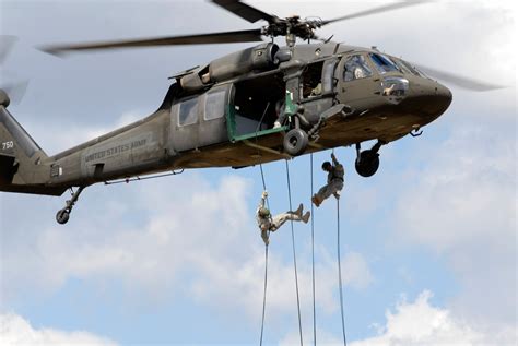 Soldiers put to test in Florida's first Air Assault course > National ...