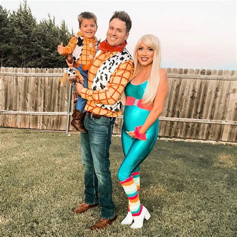 35+ *Cutest* Disney Family Halloween Costumes - 2023