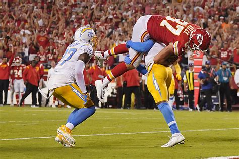 Chiefs vs. Chargers: Instant analysis of Kansas City’s Week 2 win