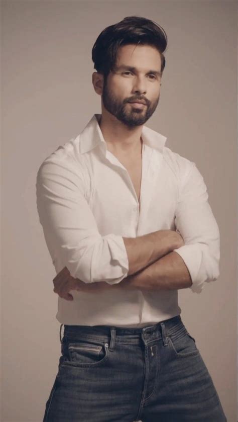 Middle Part Hairstyles, Mens Casual Dress Outfits, Shahid Kapoor, Middle Parts, Men's Shirts ...