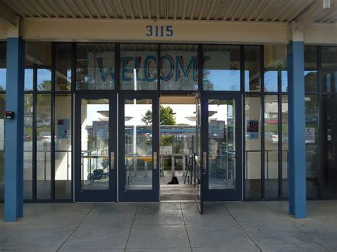 Hillsdale High School in San Mateo, CA | Education.com