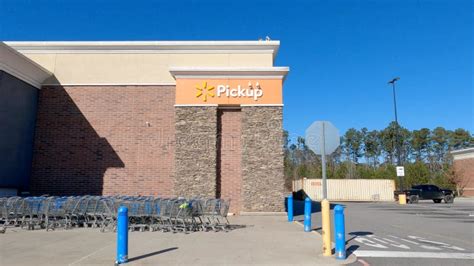 Walmart Supercenter Exterior Clear Blue Sky Pick Up Orange Sign Editorial Stock Image - Image of ...