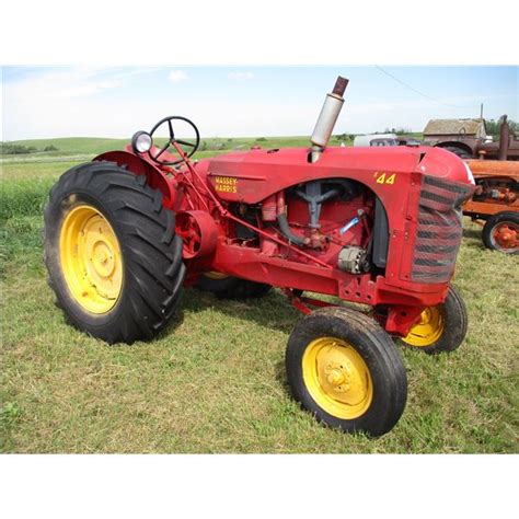 Massey Harris 44 - Bodnarus Auctioneering