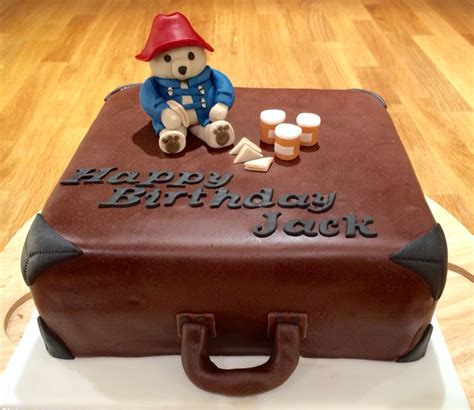 Paddington Bear suitcase birthday cake | Tortas creativas, Cumpleaños, Oso paddington