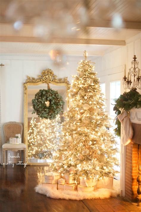 french-country-cottage-christmas-tree - Jennifer Rizzo