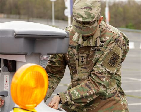 Army leaders visit COVID-19 screening site in Maryland > National Guard ...