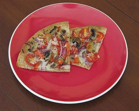 The Little Red Plate: "Gourmet" Thin Crust Veggie Pizza