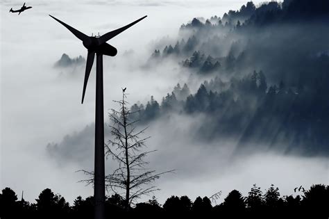 How Tall is the Tower of a Wind Turbine? - Semprius