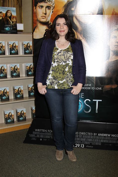 Exclusive Photos from Stephenie Meyer's book signing of THE HOST ...