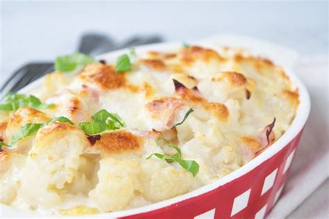 Karfiol mit Schinken und Käse überbacken - Rezept