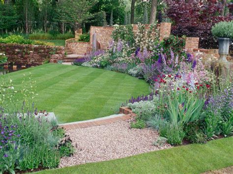 16 Simple But Beautiful Backyard Landscaping Design Ideas