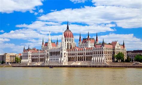 Budapest City & Parliament Tour | Nattivus