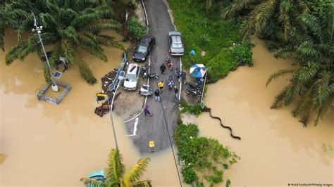 Malaysia: Deadly floods force mass evacuations – DW – 03/04/2023