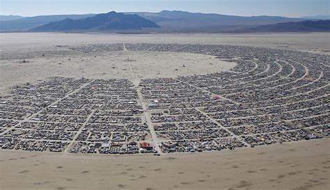 Burning Man 2014: Spectacular Photos of the Annual Festival in Nevada's Black Rock Desert