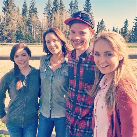 Amber with other members of the cast of Heartland. | Heartland cast, Heartland characters ...