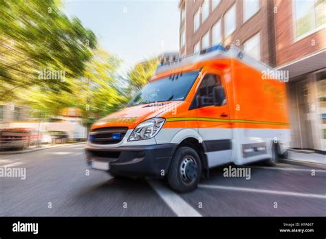 Miniature ambulance hi-res stock photography and images - Alamy