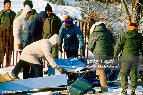 29 Air Florida Flight 90 Survivors Stock Photos, High-Res Pictures, and ...