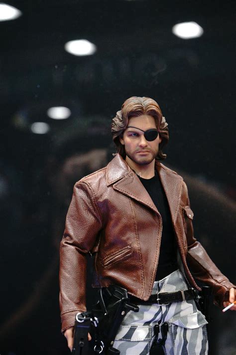 Sideshow Snake Plissken Figure, Aliens and Back to the Future at SDCC ...