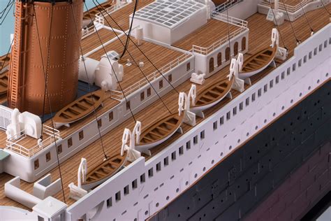 Titanic 1:200 scale metal model kit, Agora Models