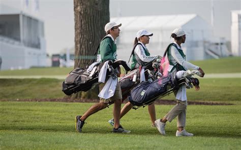 Fakta Seputar Caddy Golf Yang Selalu Dianggap Sebelah Mata - GOLF TIMES