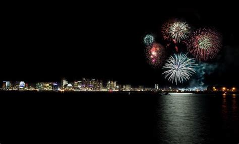 Fireworks over the harbor : r/fireworks