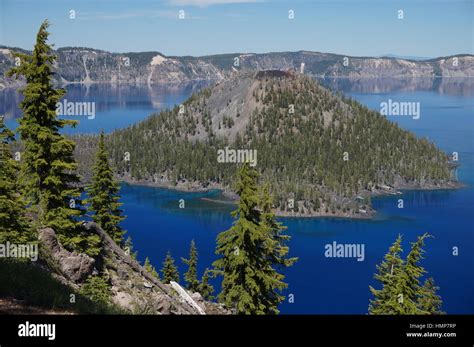 Wizard Island in Crater Lake Stock Photo - Alamy