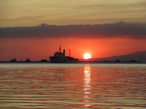 The favorite sunset viewing spot in Manila, the Philippines, is Baywalk next to the US Embassy ...