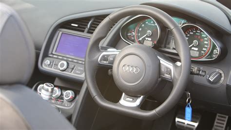 Audi-R8-2012-4-2-FSI-Quattro-Interior Car Photos - Overdrive