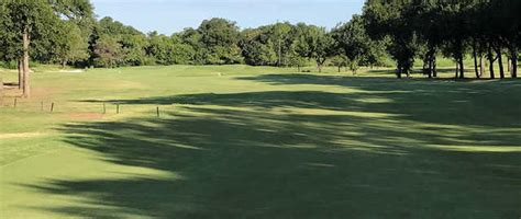 Luna Vista Golf Course in Dallas