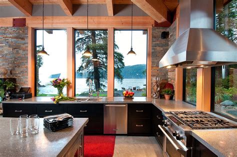 Visual Treat: 20 Captivating Kitchens with an Ocean View