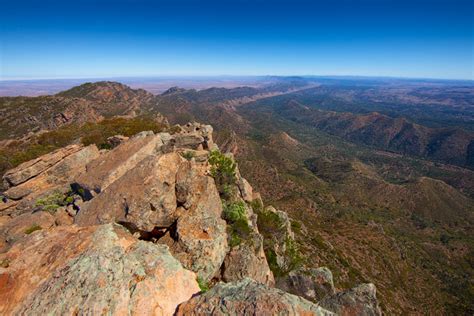 St. Mary’s Peak, Wilpena Pound, Flinders Ranges National Park :: Places - Yegor Korzh :: Travel ...