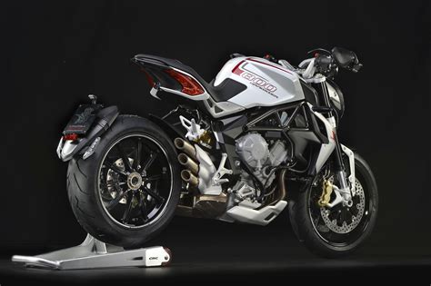 MV Agusta Brutale 800 Dragster Unveiled - autoevolution